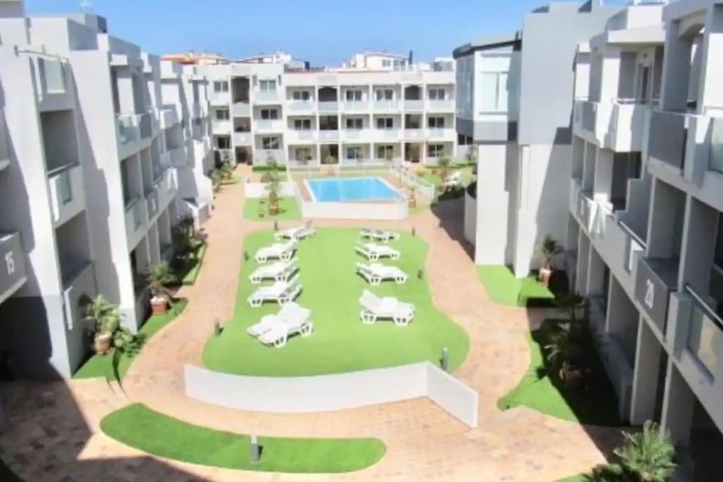 Tutti Frutti Con Piscina, Terraza Soleada Privada, Primera Planta Y Wi-Fi Corralejo Bagian luar foto