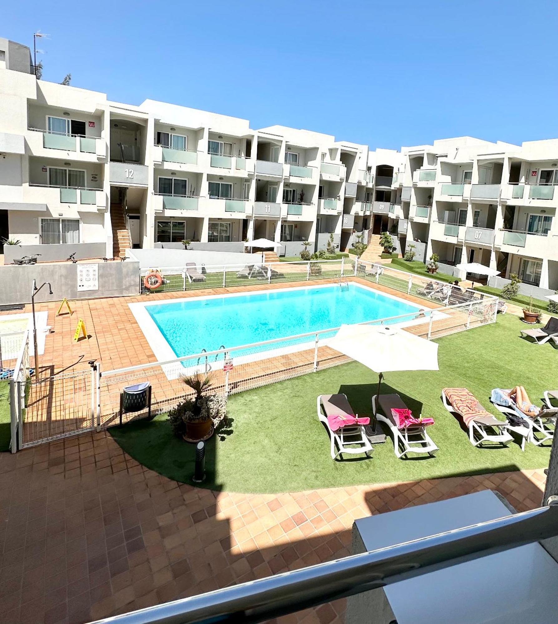 Tutti Frutti Con Piscina, Terraza Soleada Privada, Primera Planta Y Wi-Fi Corralejo Bagian luar foto